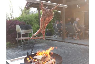Ziege am Asadogrill