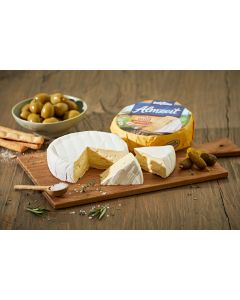 Brie-Weichkäse / direkt vom Laib