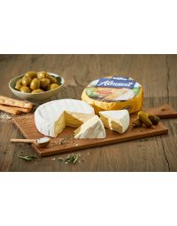 Brie-Weichkäse / direkt vom Laib