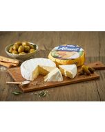 Brie-Weichkäse / direkt vom Laib